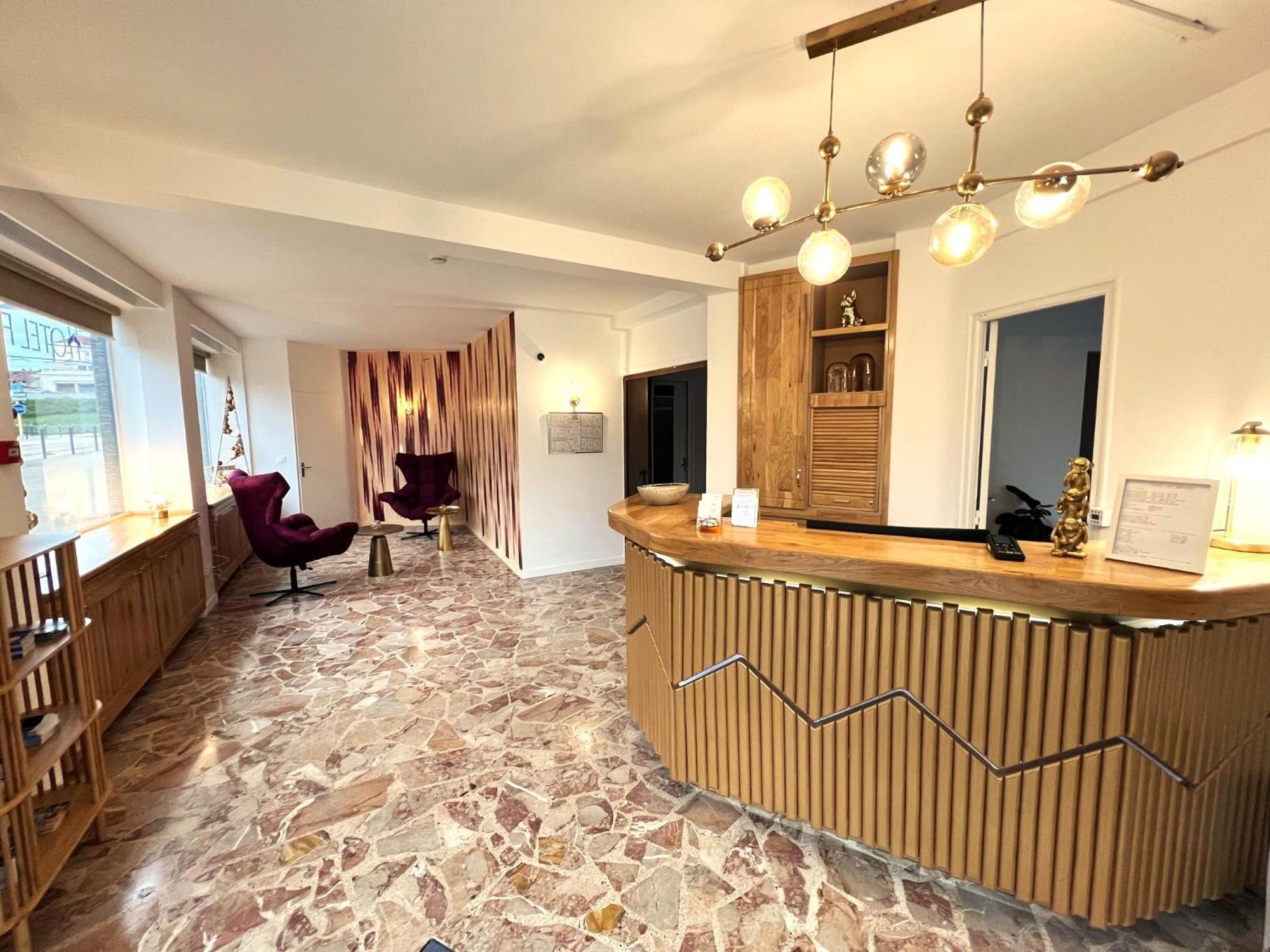 Contact Hotel Foch Besançon Eksteriør bilde